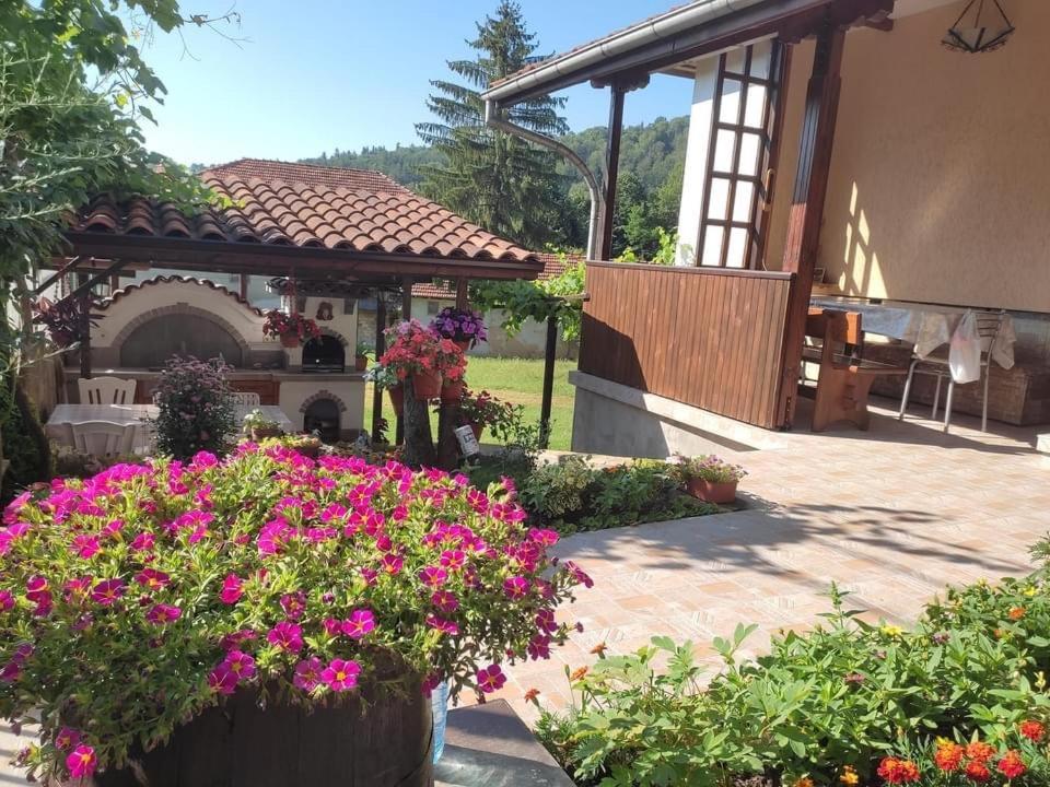 Къща Поколения Tryavna Exterior photo