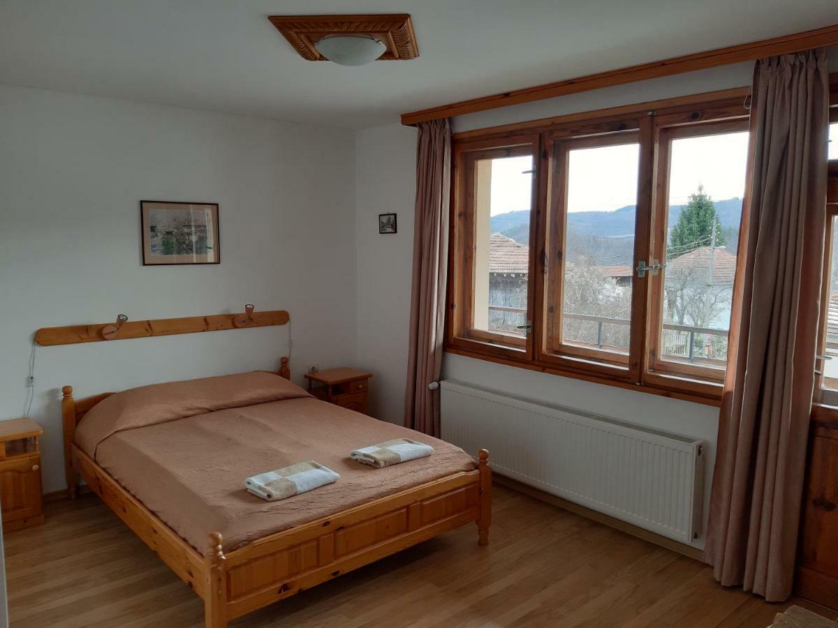 Къща Поколения Tryavna Exterior photo