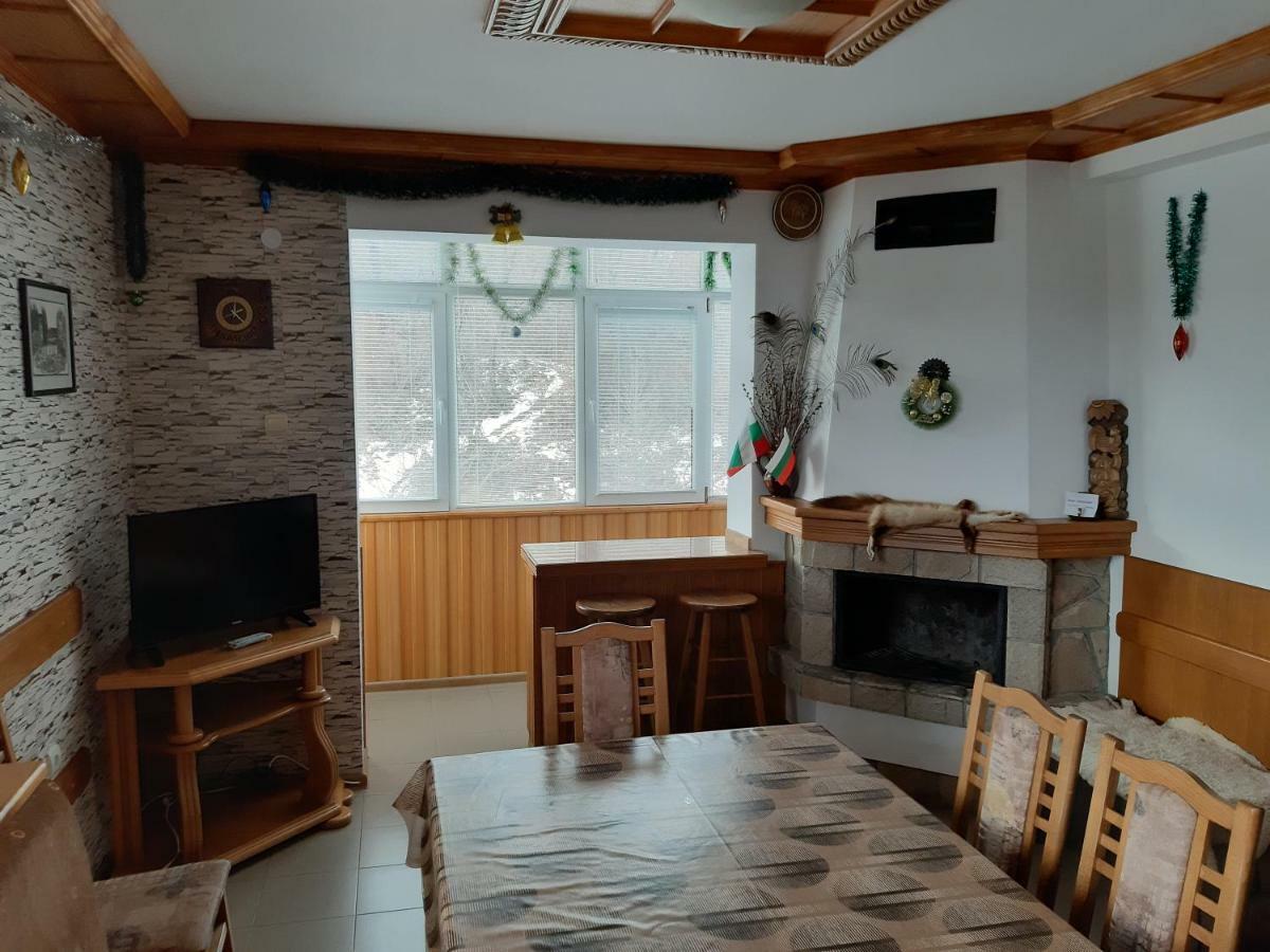 Къща Поколения Tryavna Exterior photo